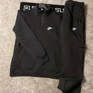 I’m selling a Nike black